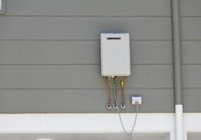 What are natural gas tankless water heaters?